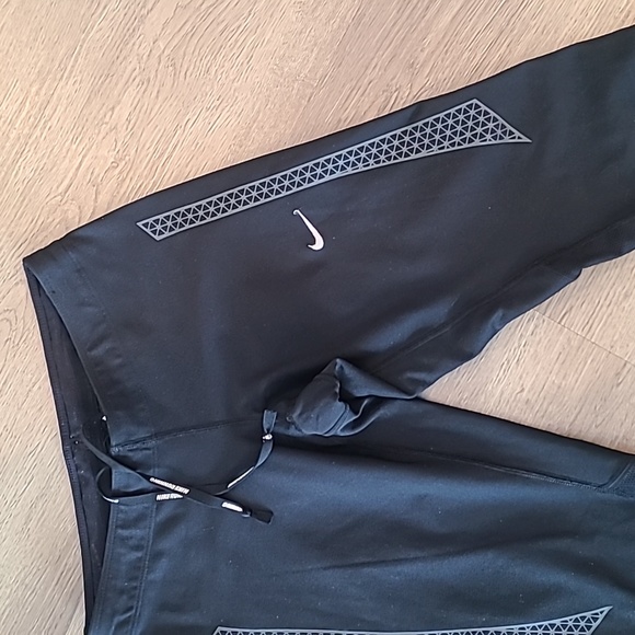 Like new Nike Black long Reflective leggings. - Picture 3 of 6